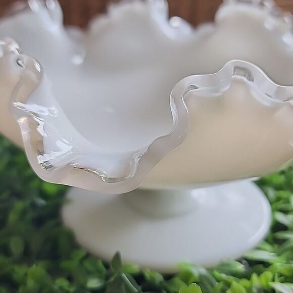 Vintage Silver Crested Fenton Milk Glass Bowl Pedestal Compote Coquette Bridal - Picture 3 of 10